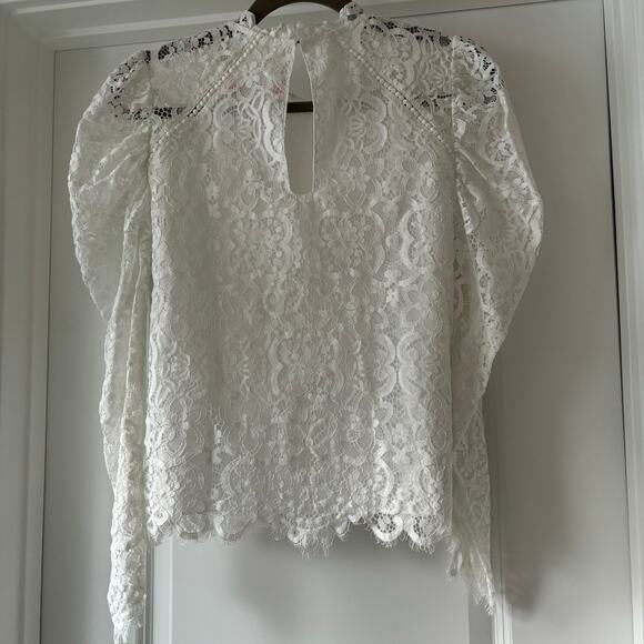 Lilly Pulitzer Averi Top COCONUT TWO TONE CARNIVAL LACE Sz Small EUC Retail 158$ - Picture 2 of 5